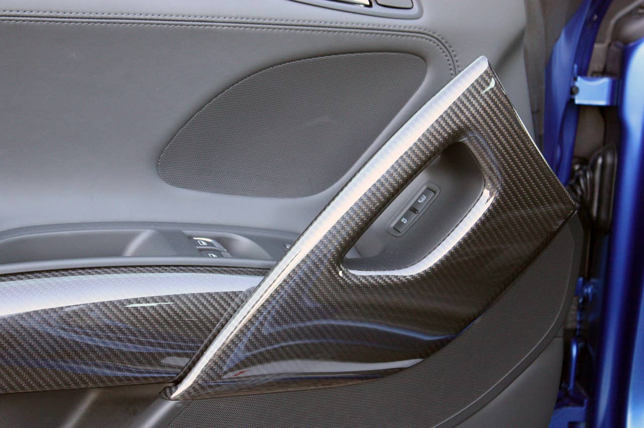 2014 Audi R8 V10 Plus door handle