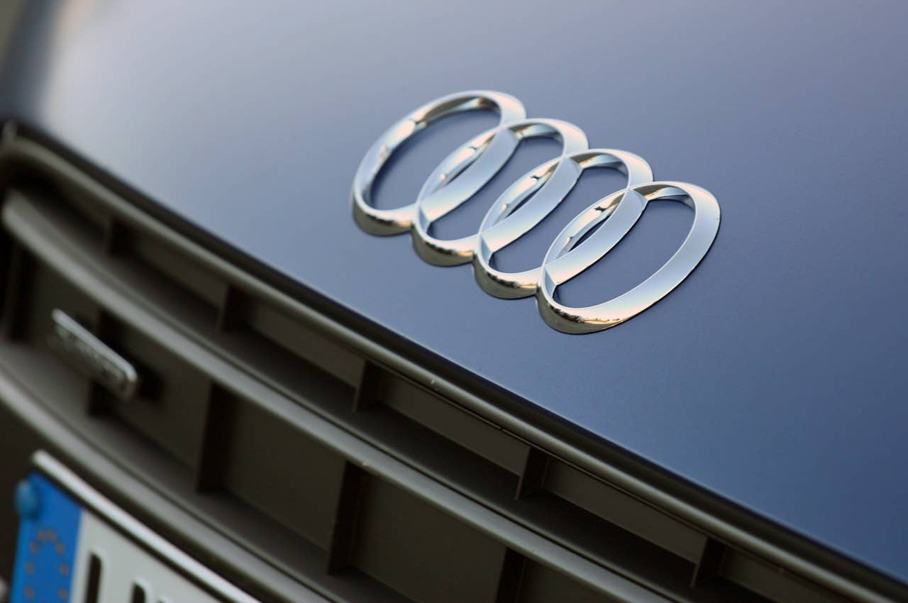 2014 Audi R8 V10 Plus logo
