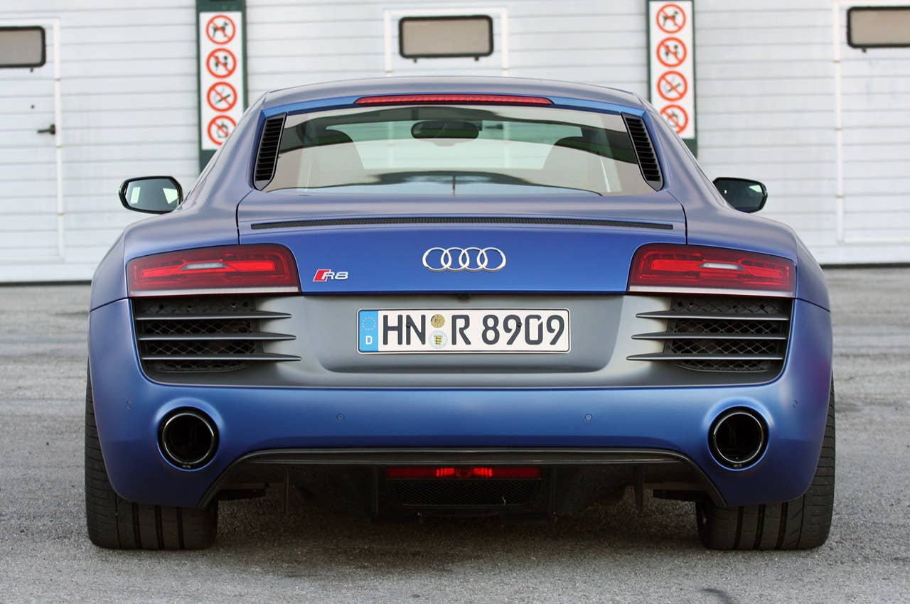 2014 Audi R8 V10 Plus rear view