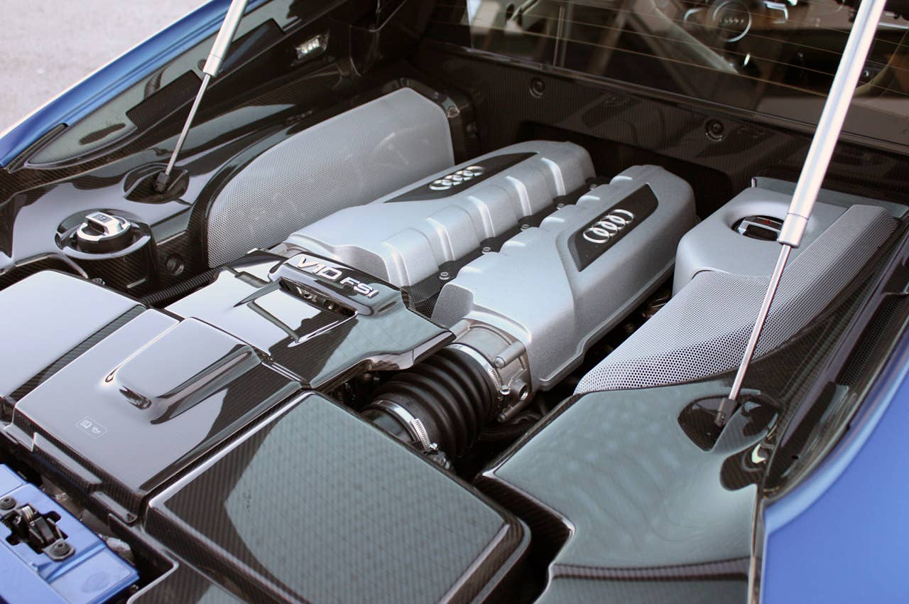 2014 Audi R8 V10 Plus engine