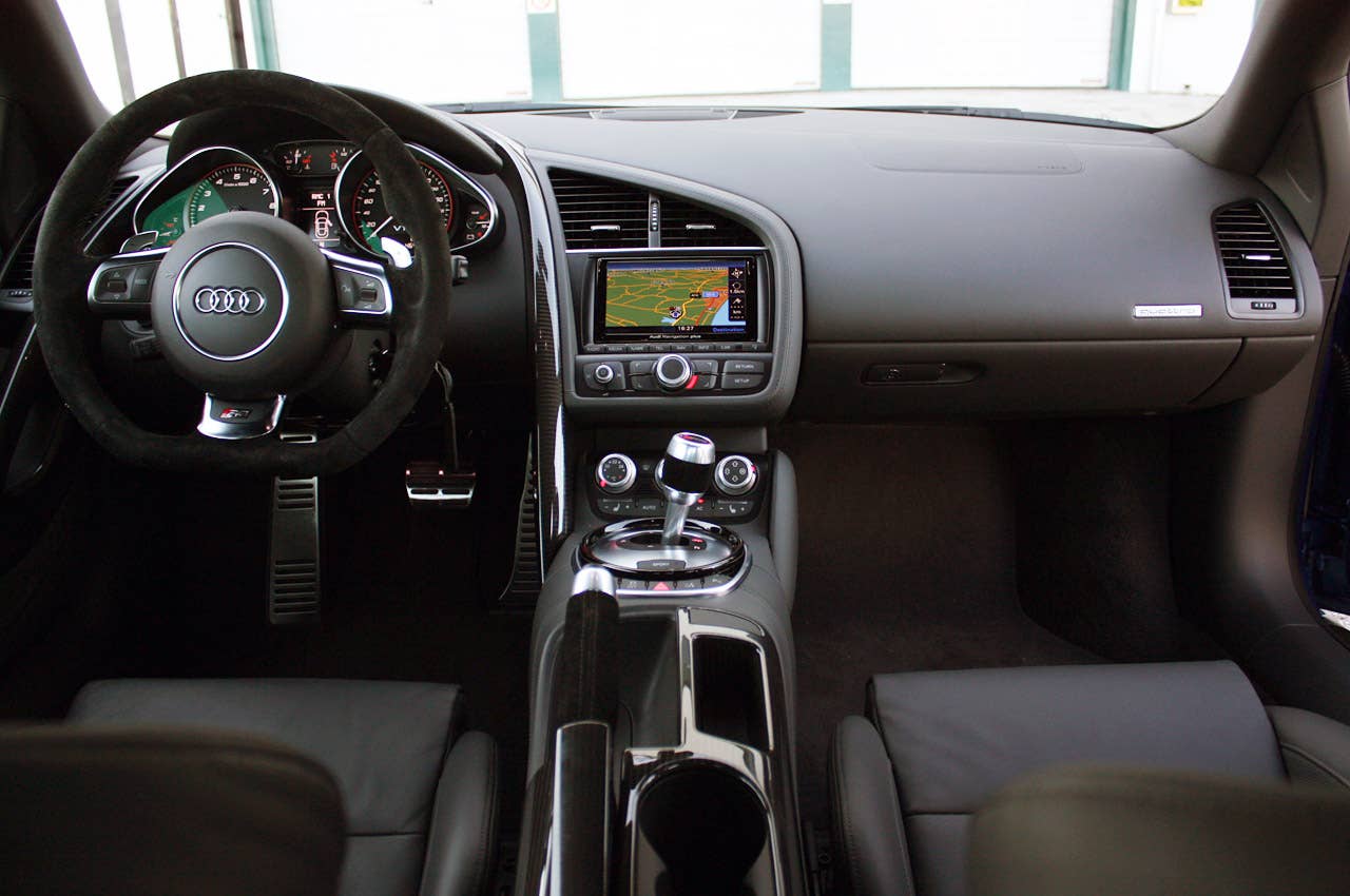 2014 Audi R8 V10 Plus interior