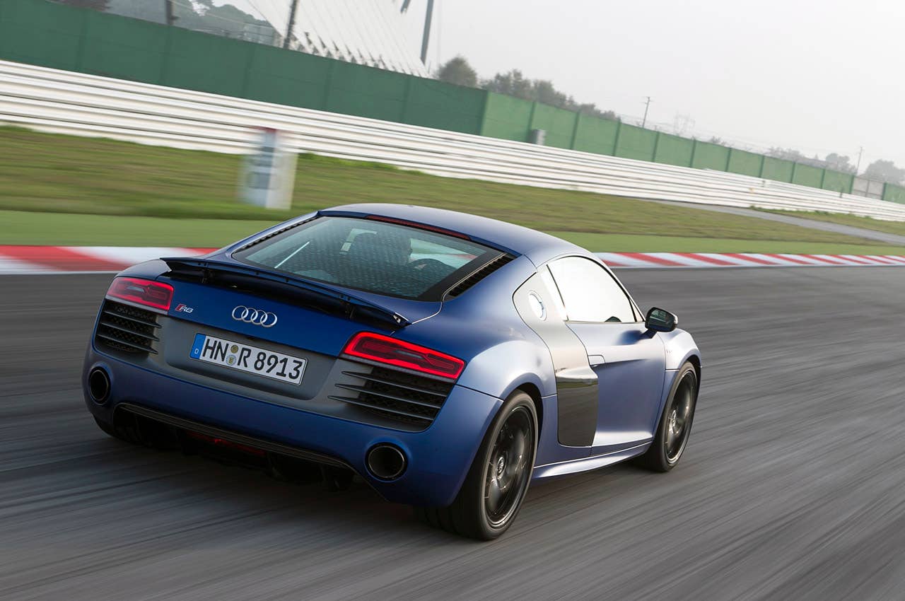 2014 Audi R8 V10 Plus driving
