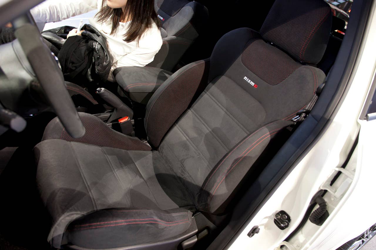 2013 Nissan Juke Nismo: Paris 2012 seat