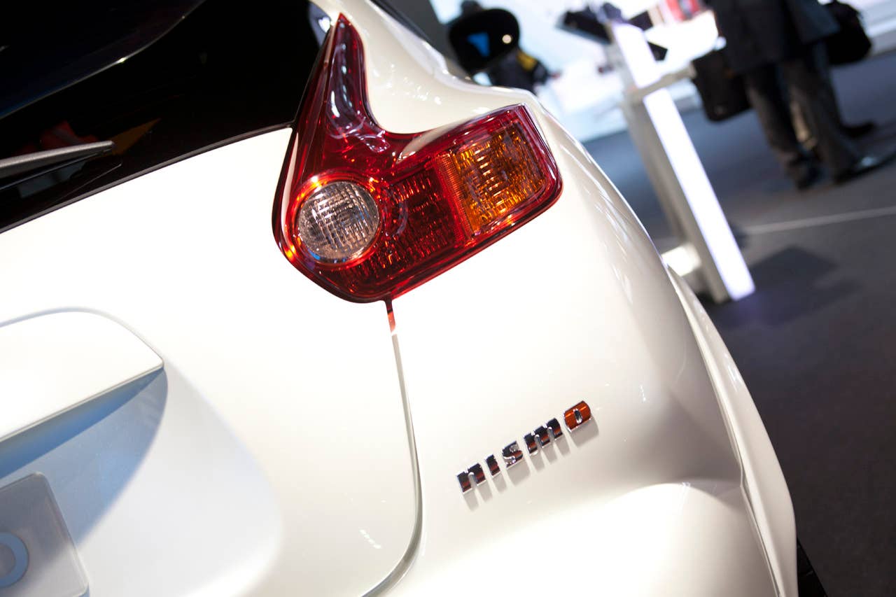 2013 Nissan Juke Nismo: Paris 2012 emblem
