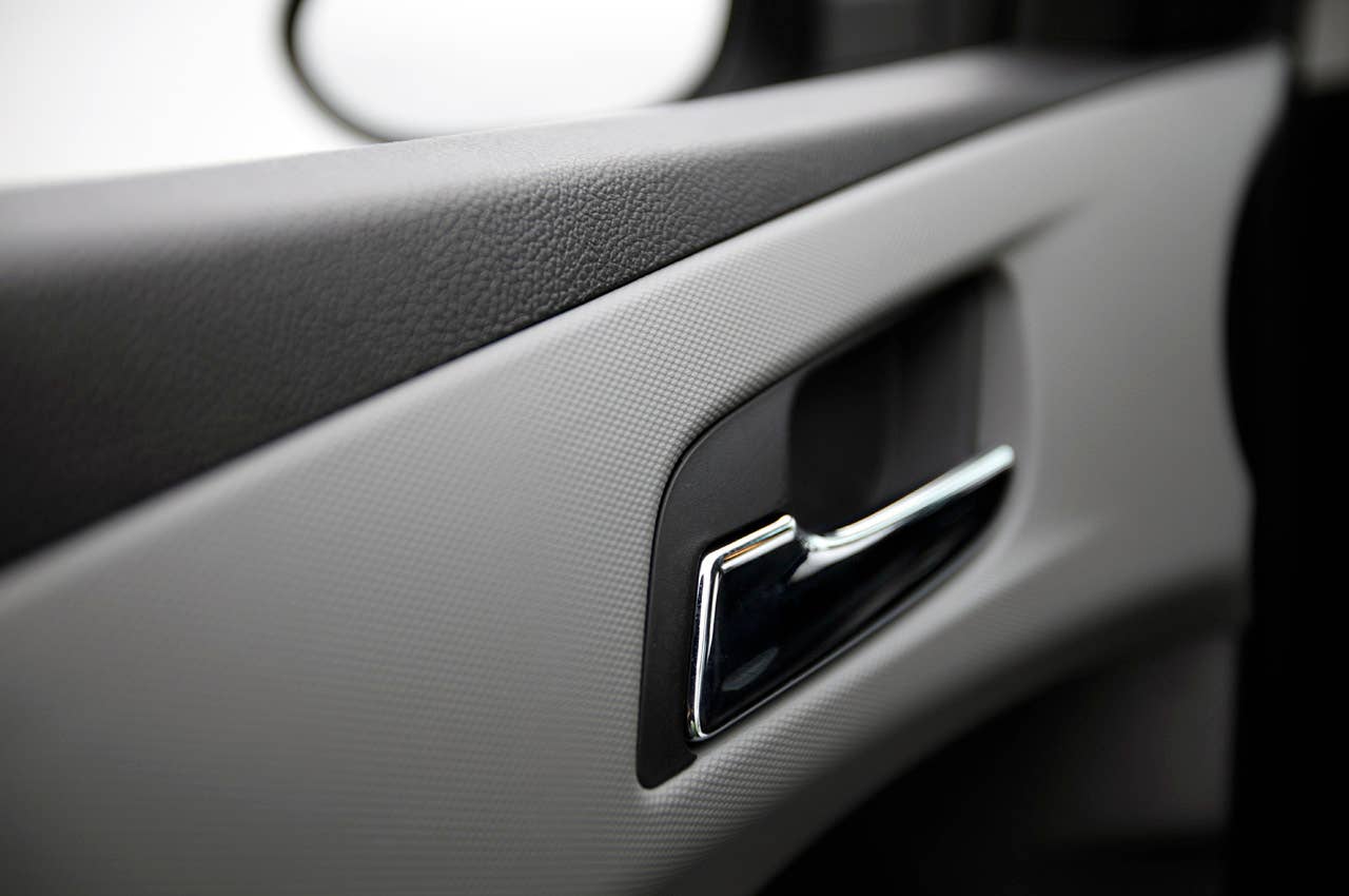 2012 Chevrolet Sonic door handle
