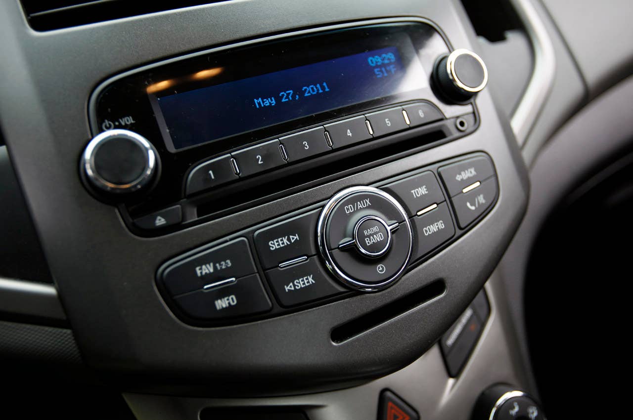2012 Chevrolet Sonic audio controls