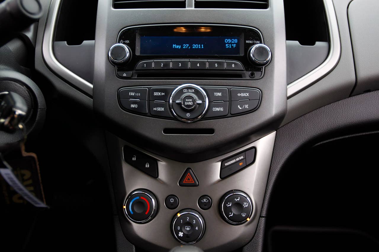 2012 Chevrolet Sonic instrument panel