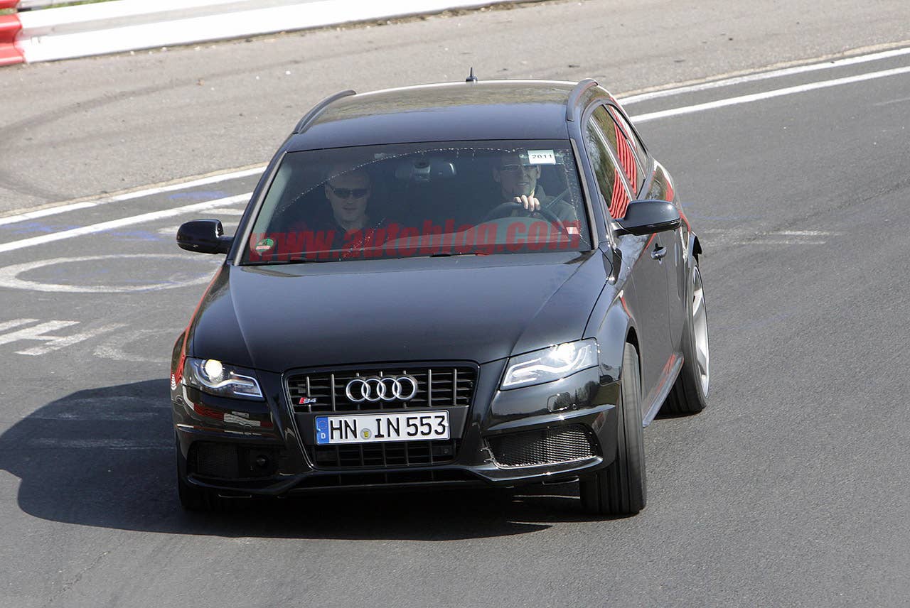 Audi RS4 Avant: Spy Shots
