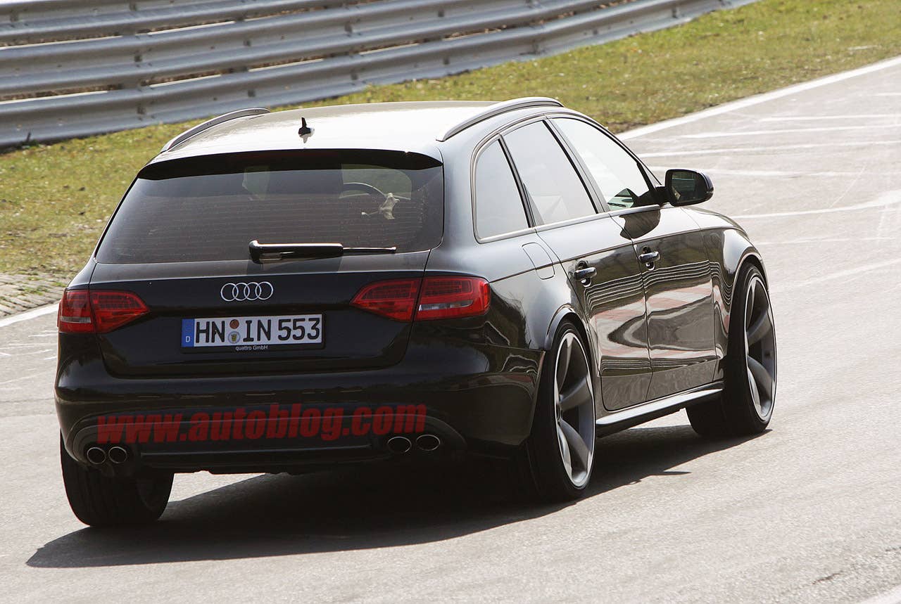 Audi RS4 Avant: Spy Shots