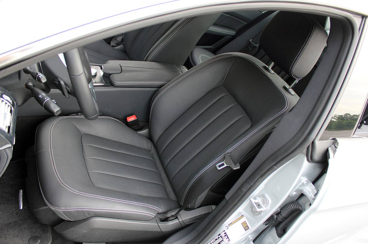 2012 Mercedes-Benz CLS550 front seats