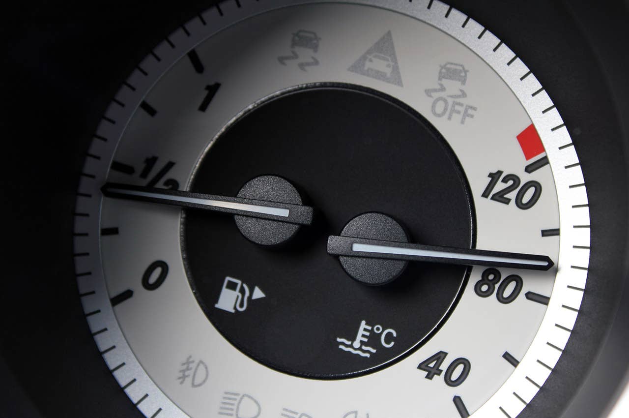 2012 Mercedes-Benz CLS550 temperature and gas gauges