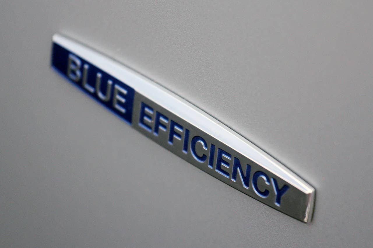 2012 Mercedes-Benz CLS550 badge