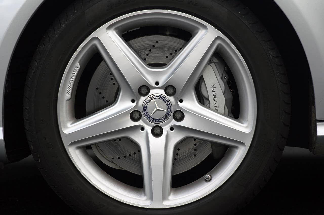 2012 Mercedes-Benz CLS550 wheel