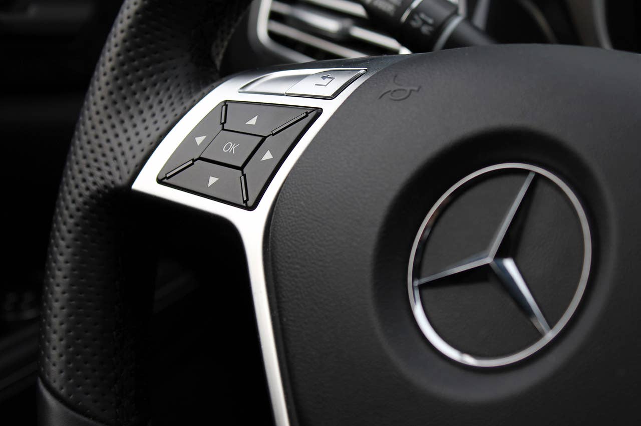 2012 Mercedes-Benz CLS550 steering wheel