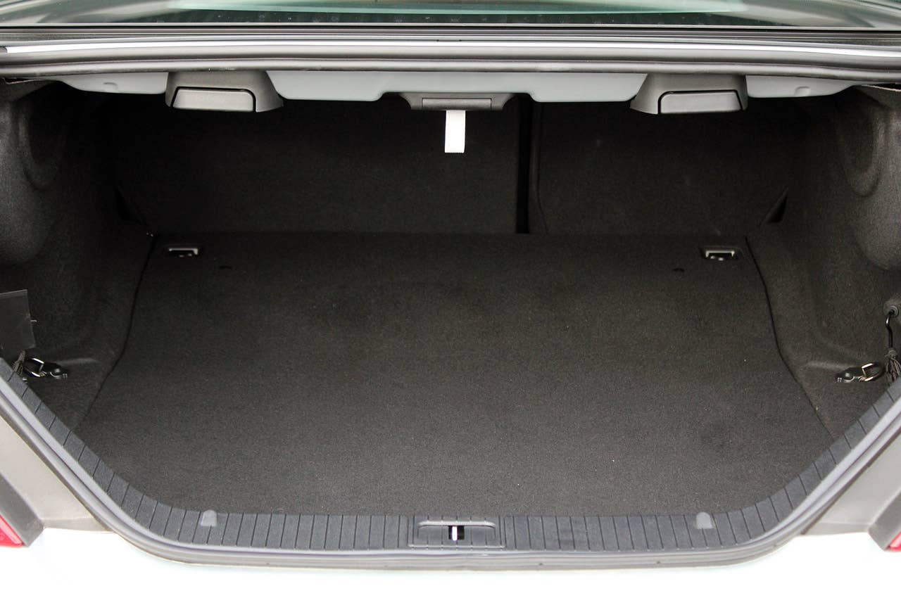 2012 Mercedes-Benz CLS550 trunk