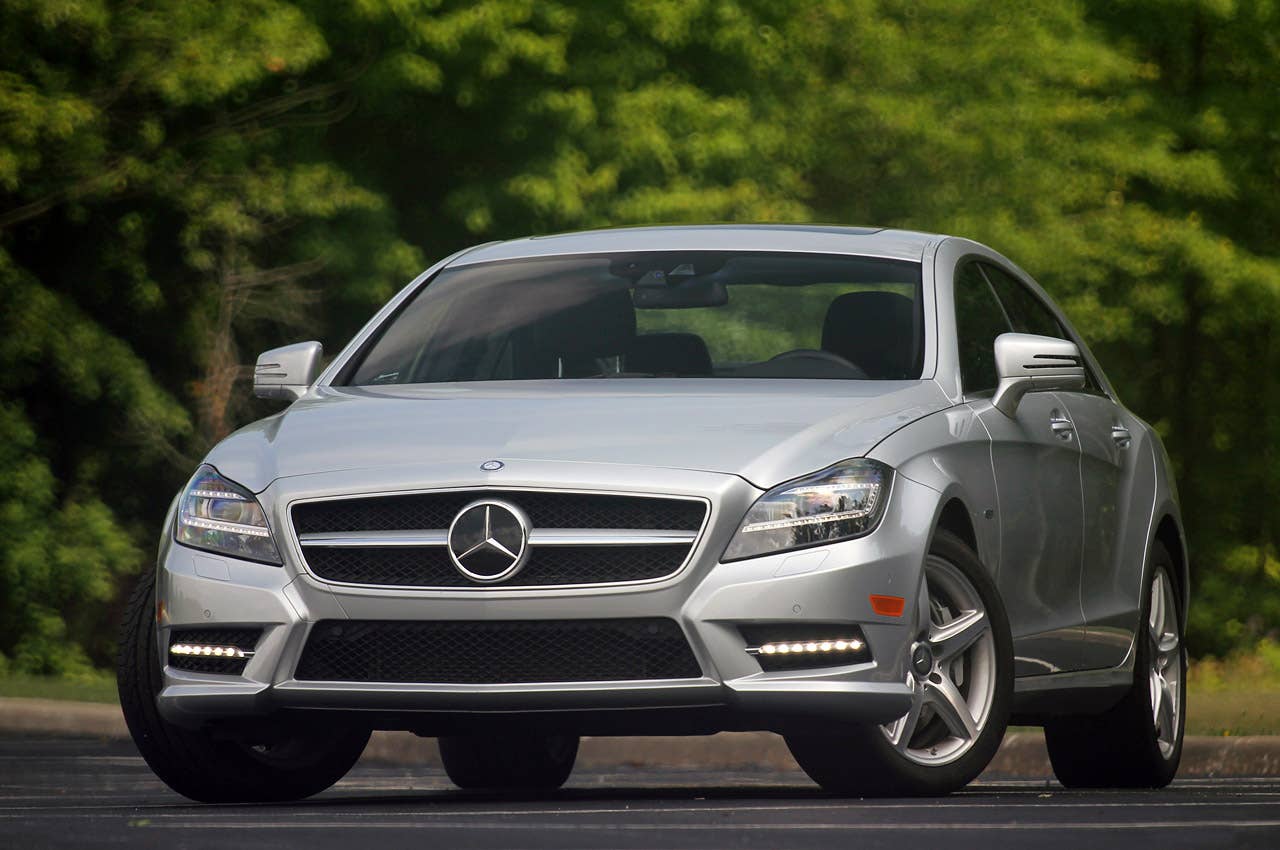 2012 Mercedes-Benz CLS550 front 3/4 view