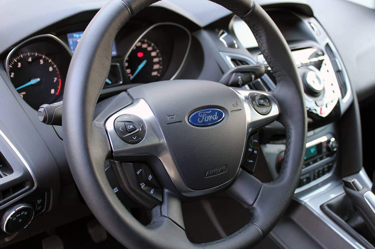 2012 Ford Focus 1.0-liter EcoBoost steering wheel