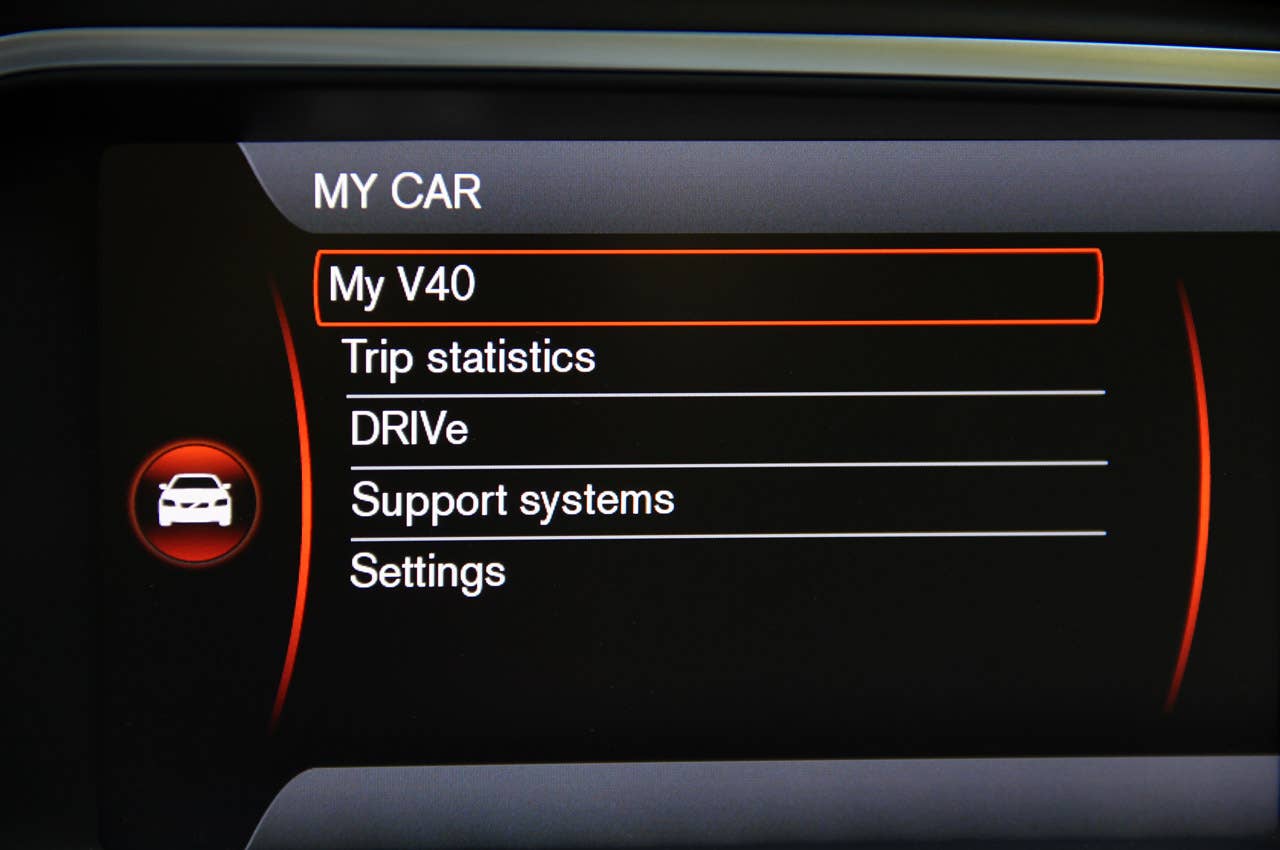 2013 Volvo V40 vehicle settings display