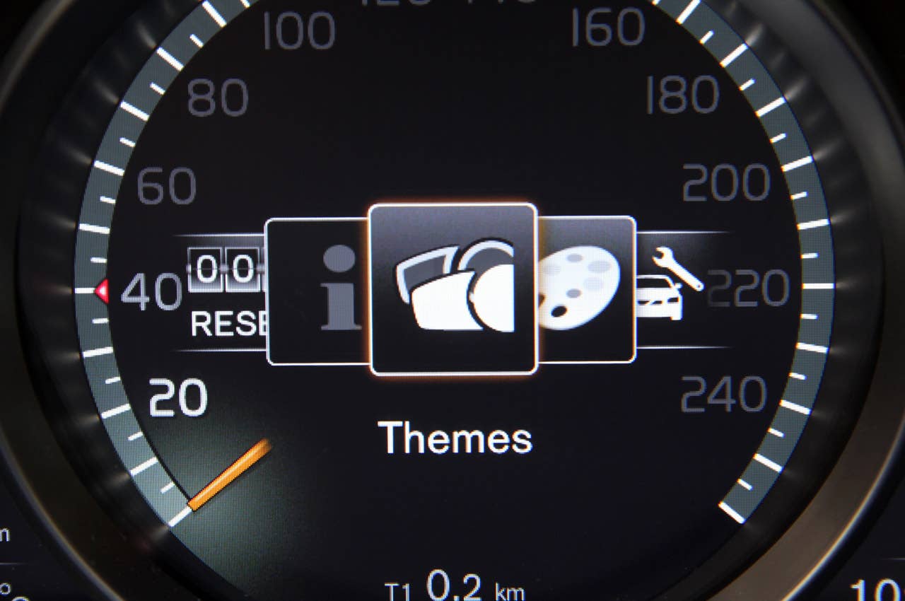 2013 Volvo V40 gauges