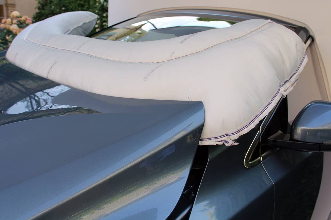 2013 Volvo V40 exterior pedestrian airbag