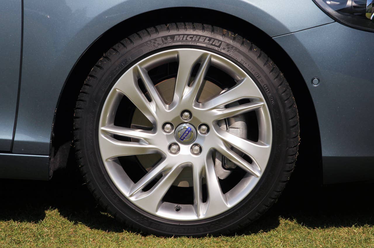 2013 Volvo V40 wheel