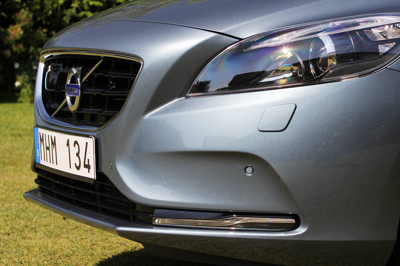 2013 Volvo V40 front detail