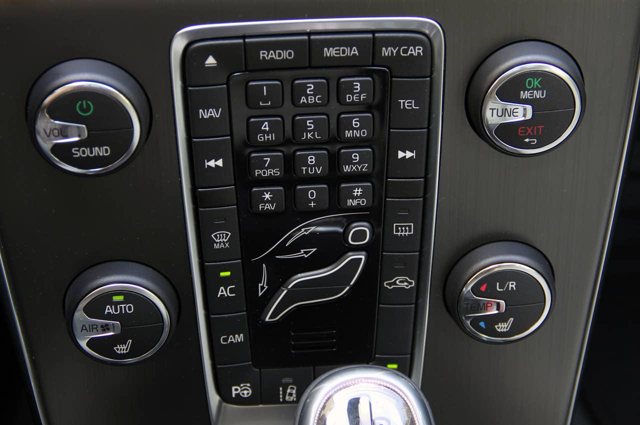 2013 Volvo V40 instrument panel
