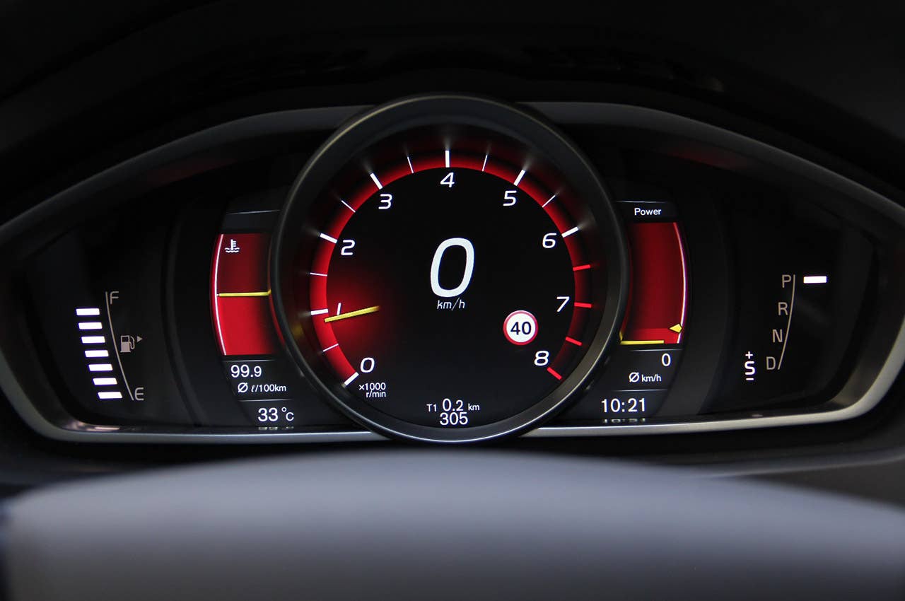 2013 Volvo V40 gauges