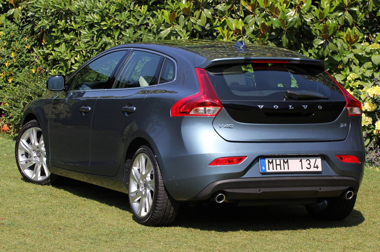 2013 Volvo V40 rear 3/4 view