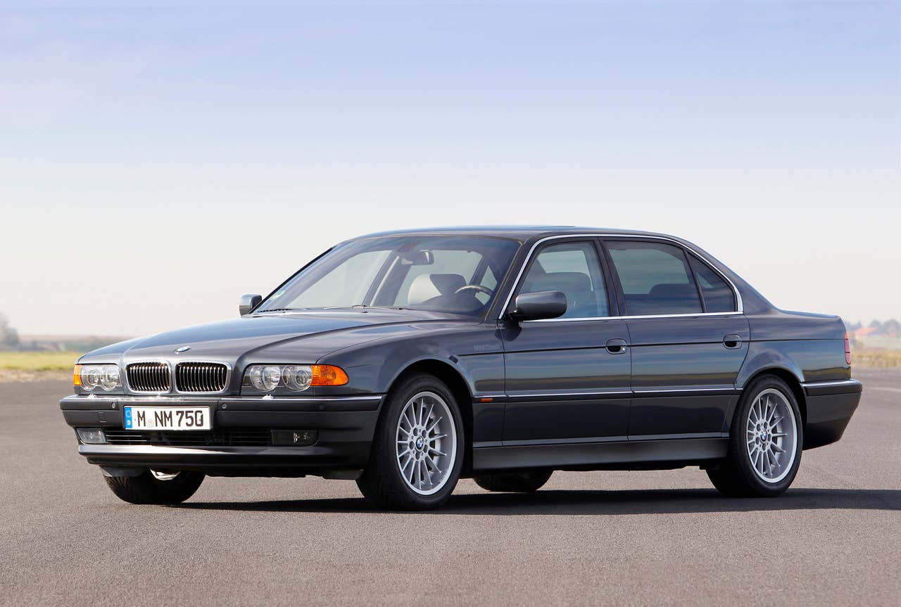 1994-2001 BMW E38 750i