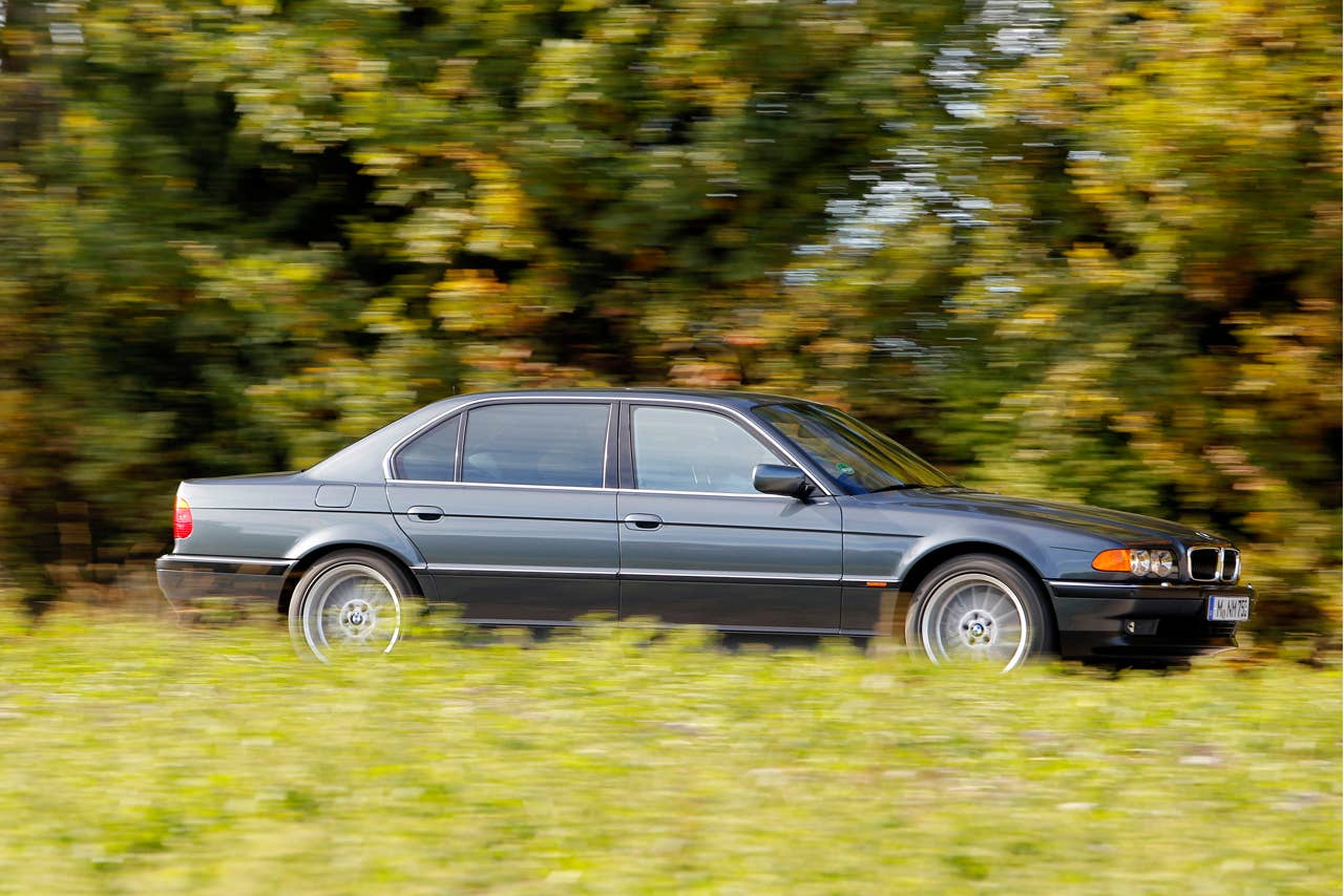 1994-2001 BMW E38 750i