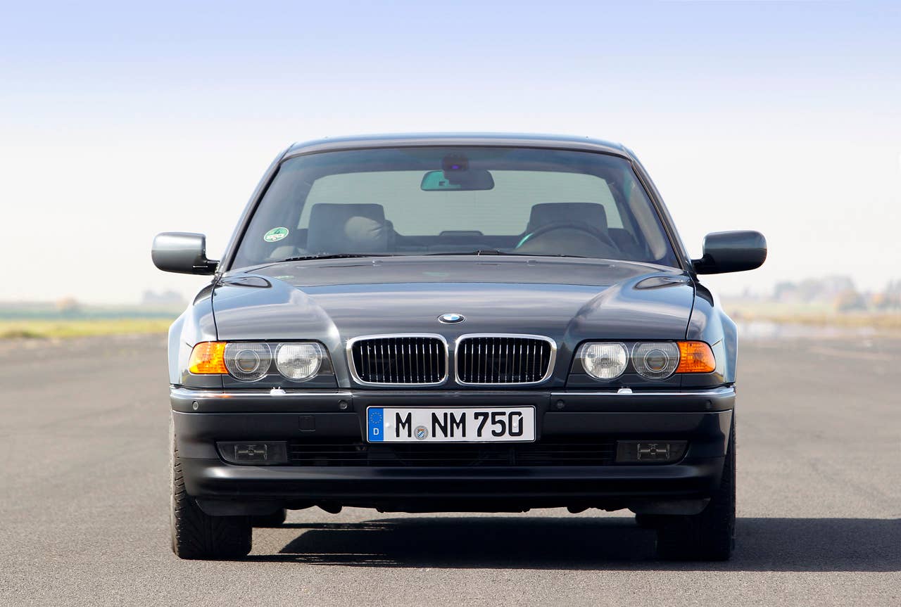 1994-2001 BMW E38 750i