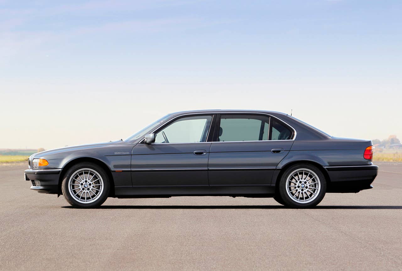 1994-2001 BMW E38 750i