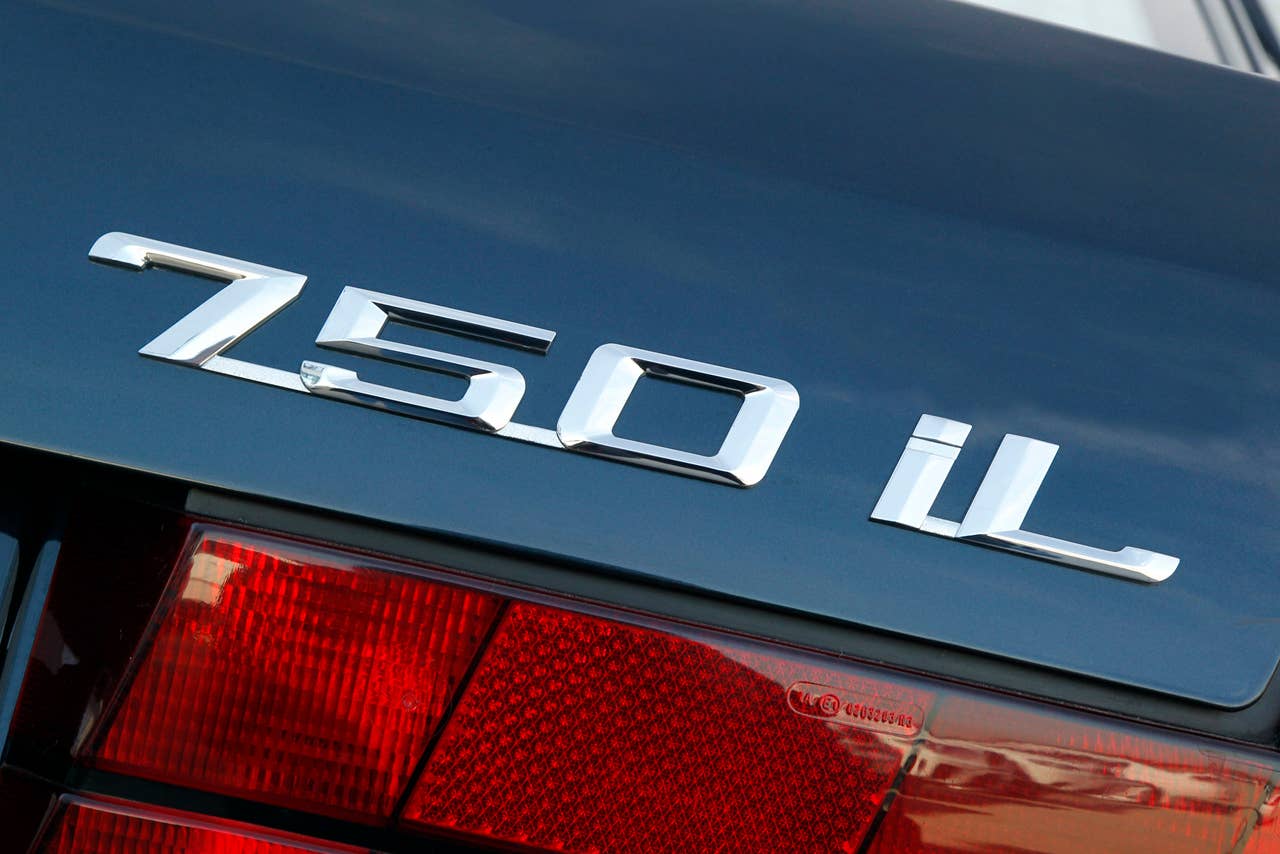 1986-1994 BMW E32 750i