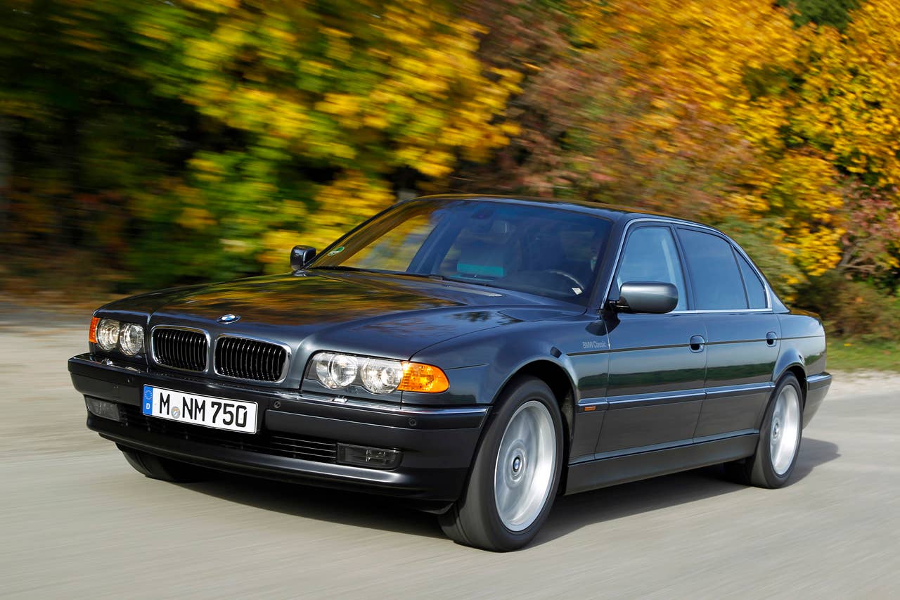 1994-2001 BMW E38 750i