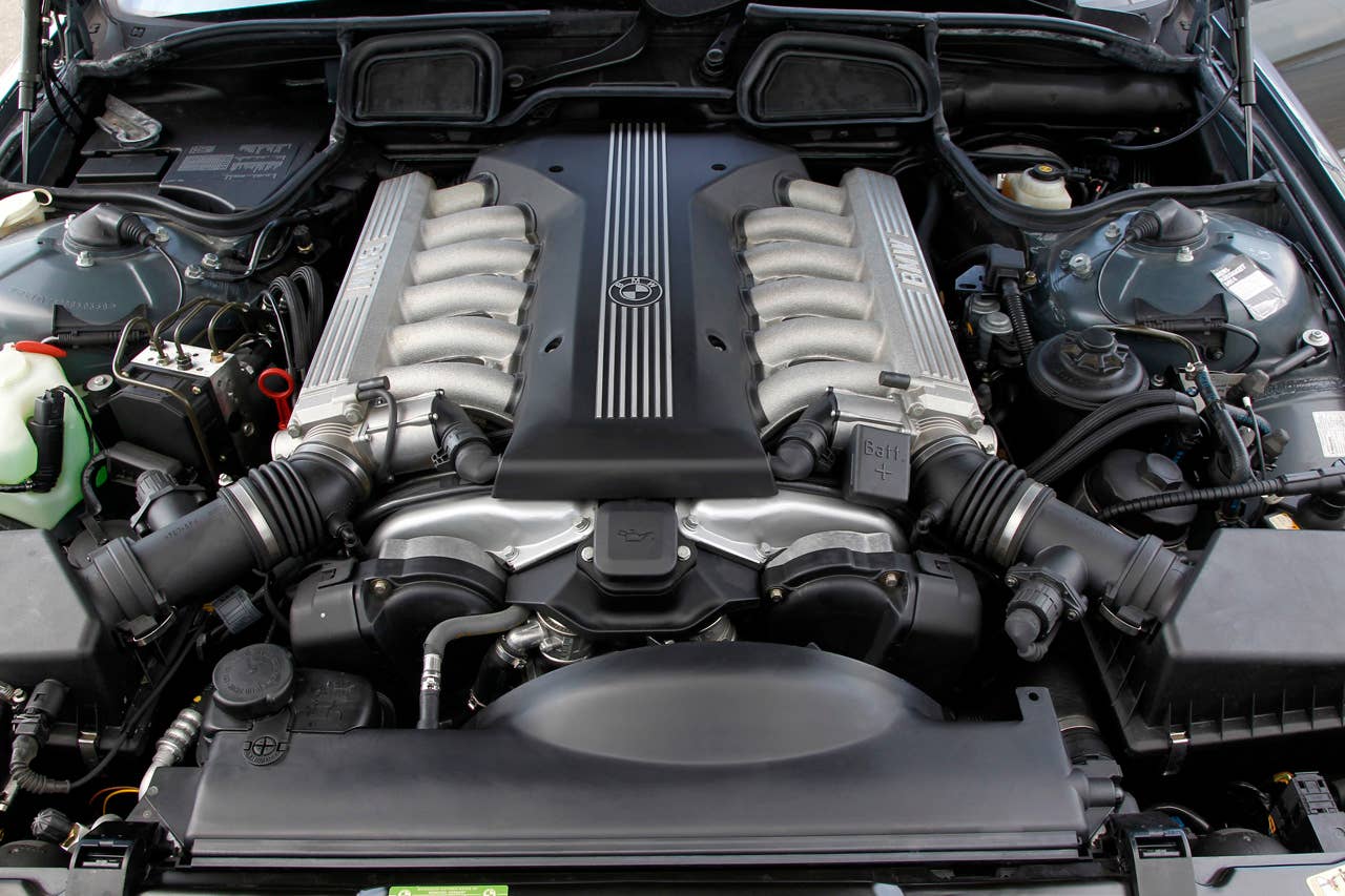 1994-2001 BMW E38 750i