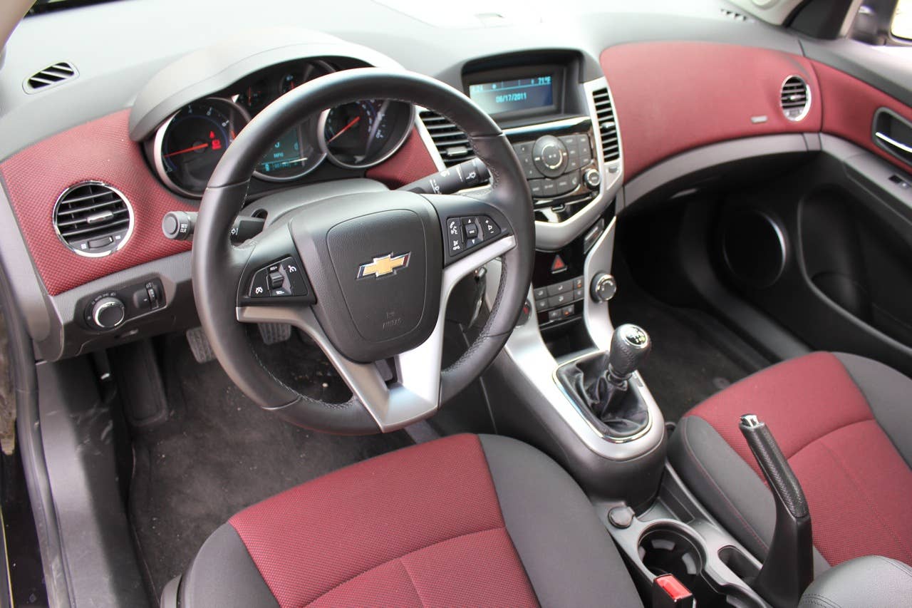 2011 Chevrolet Cruze Eco interior