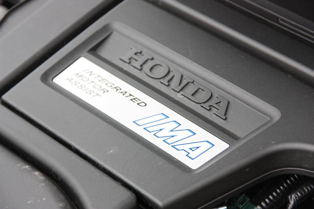 2012 Honda Civic Hybrid engine detail
