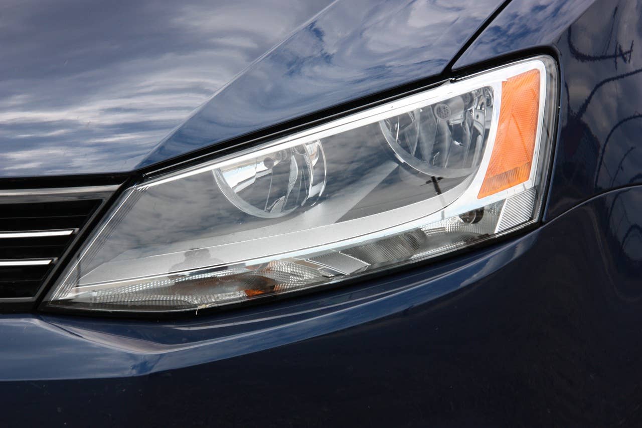 2011 Volkswagen Jetta TDI headlight