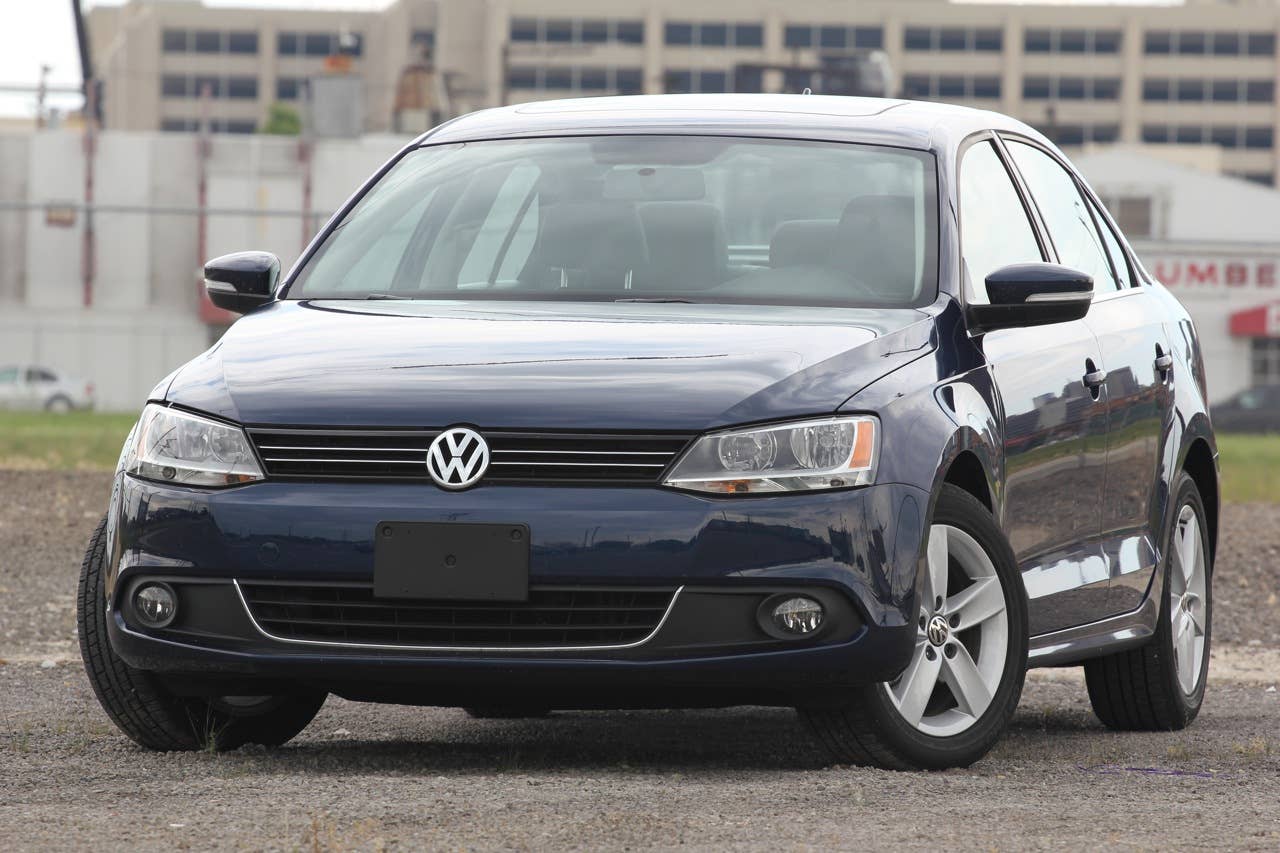 2011 Volkswagen Jetta TDI front 3/4 view