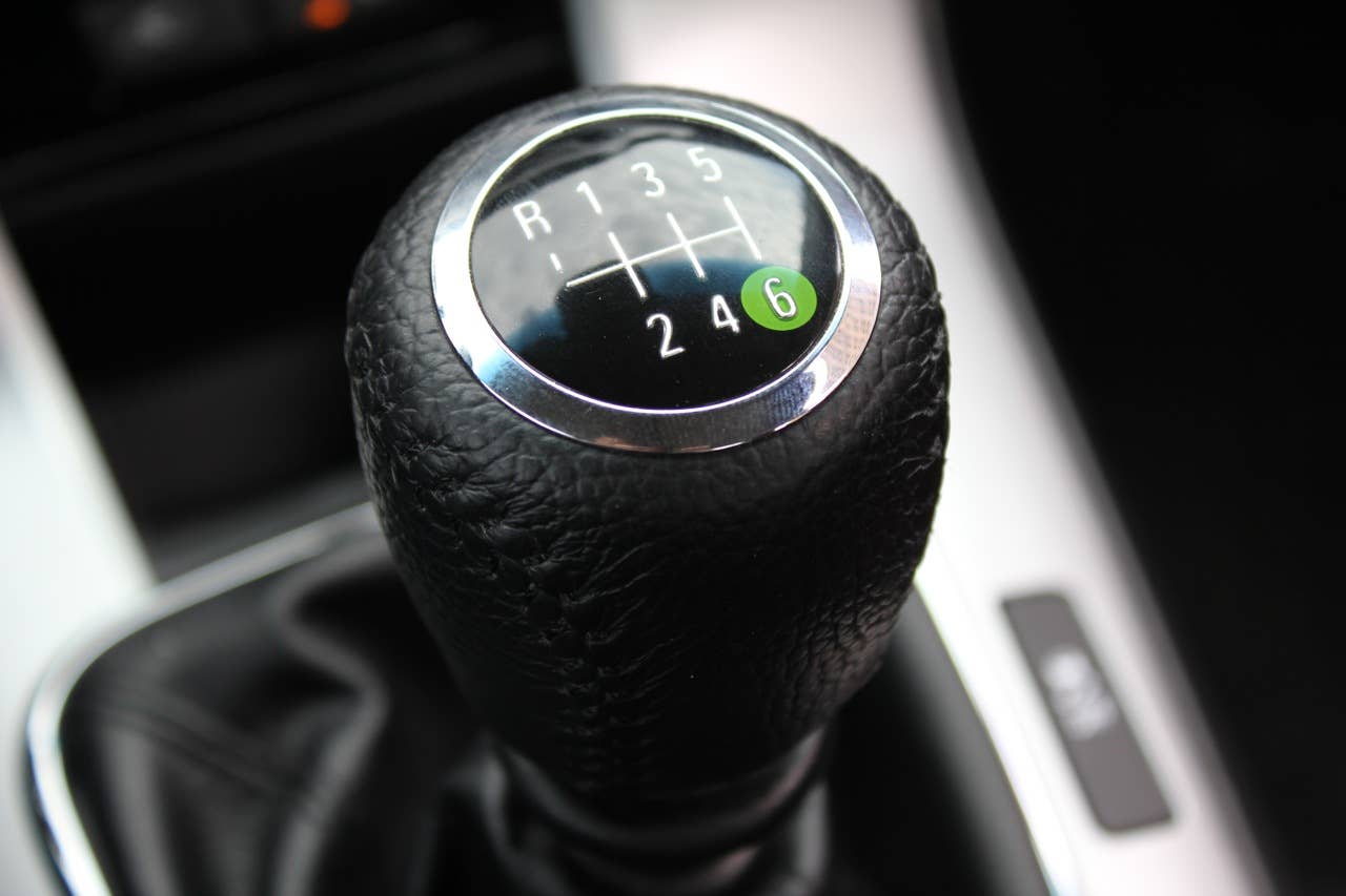 2011 Chevrolet Cruze Eco shifter