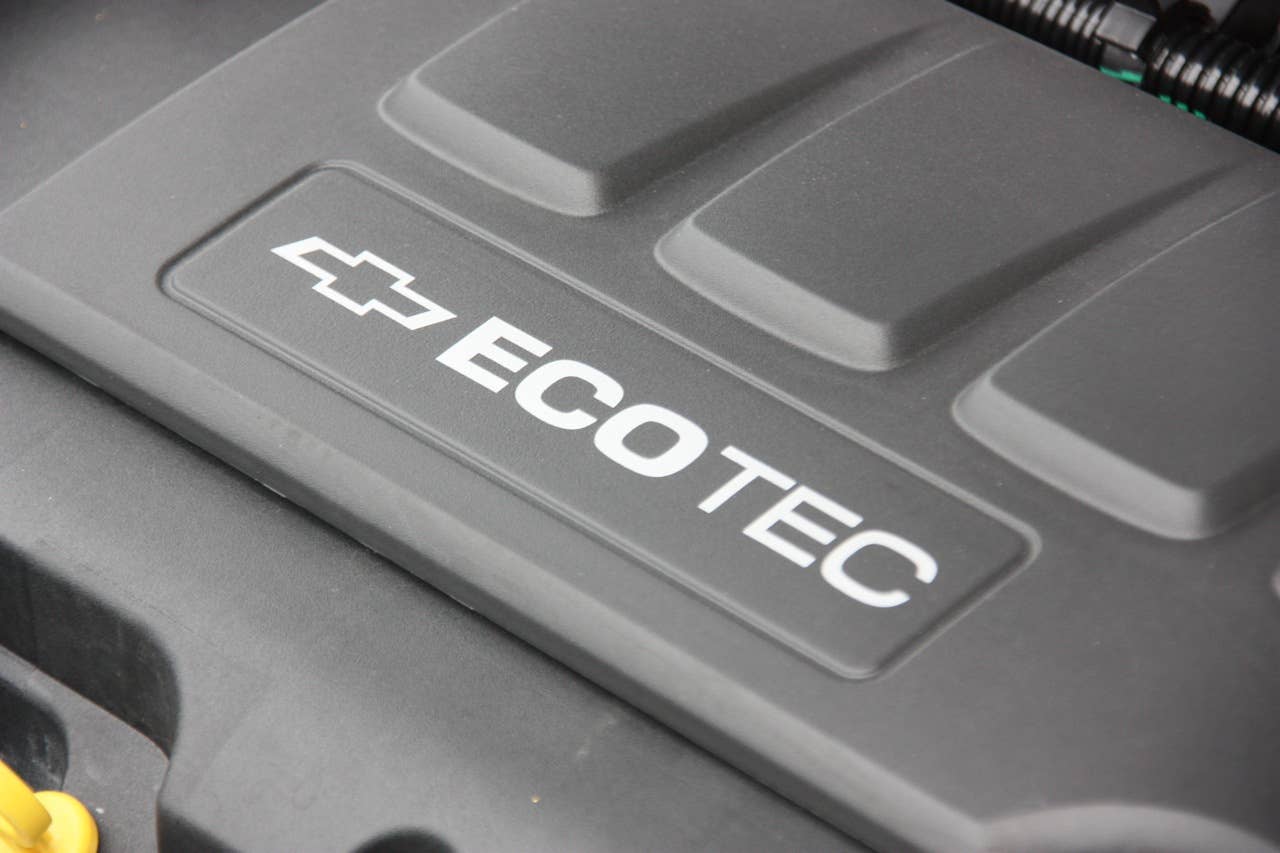 2011 Chevrolet Cruze Eco engine detail