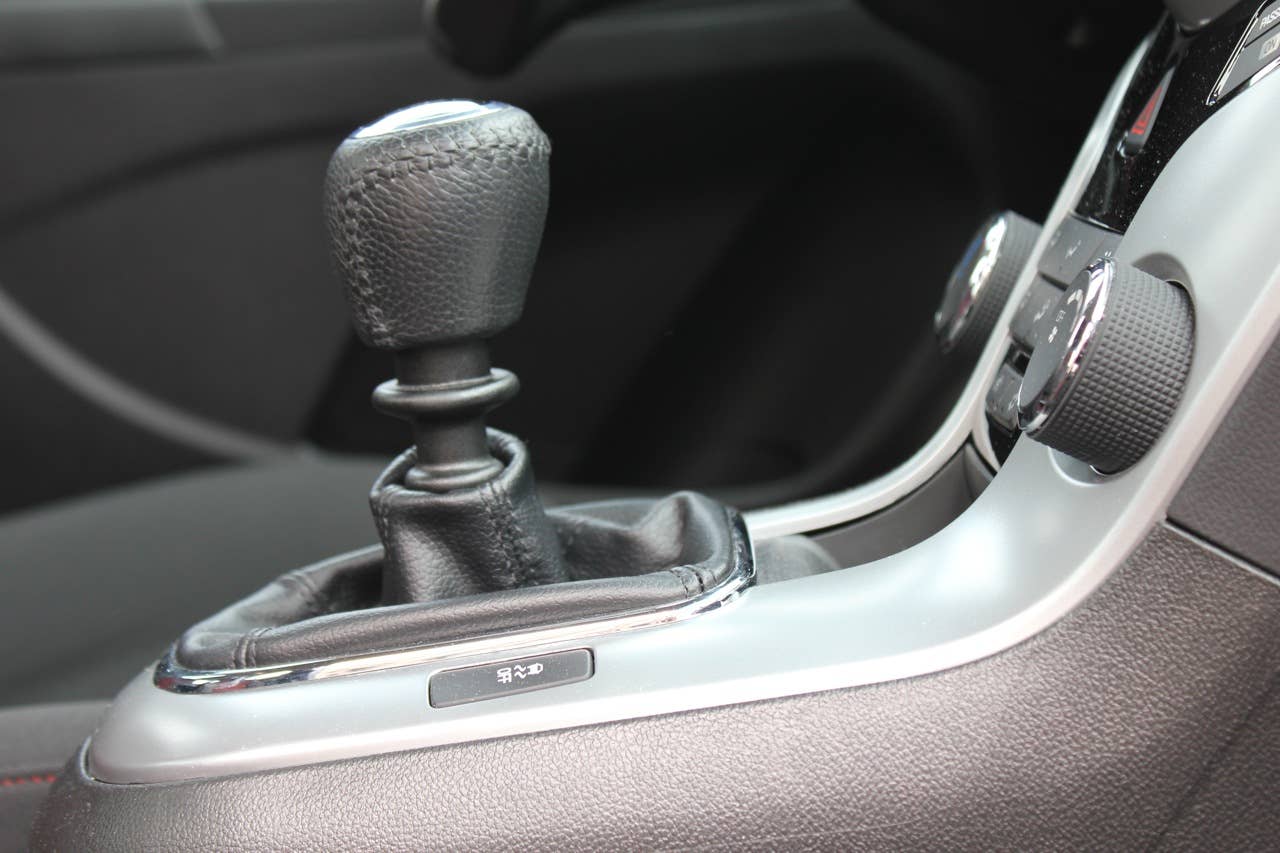 2011 Chevrolet Cruze Eco shifter