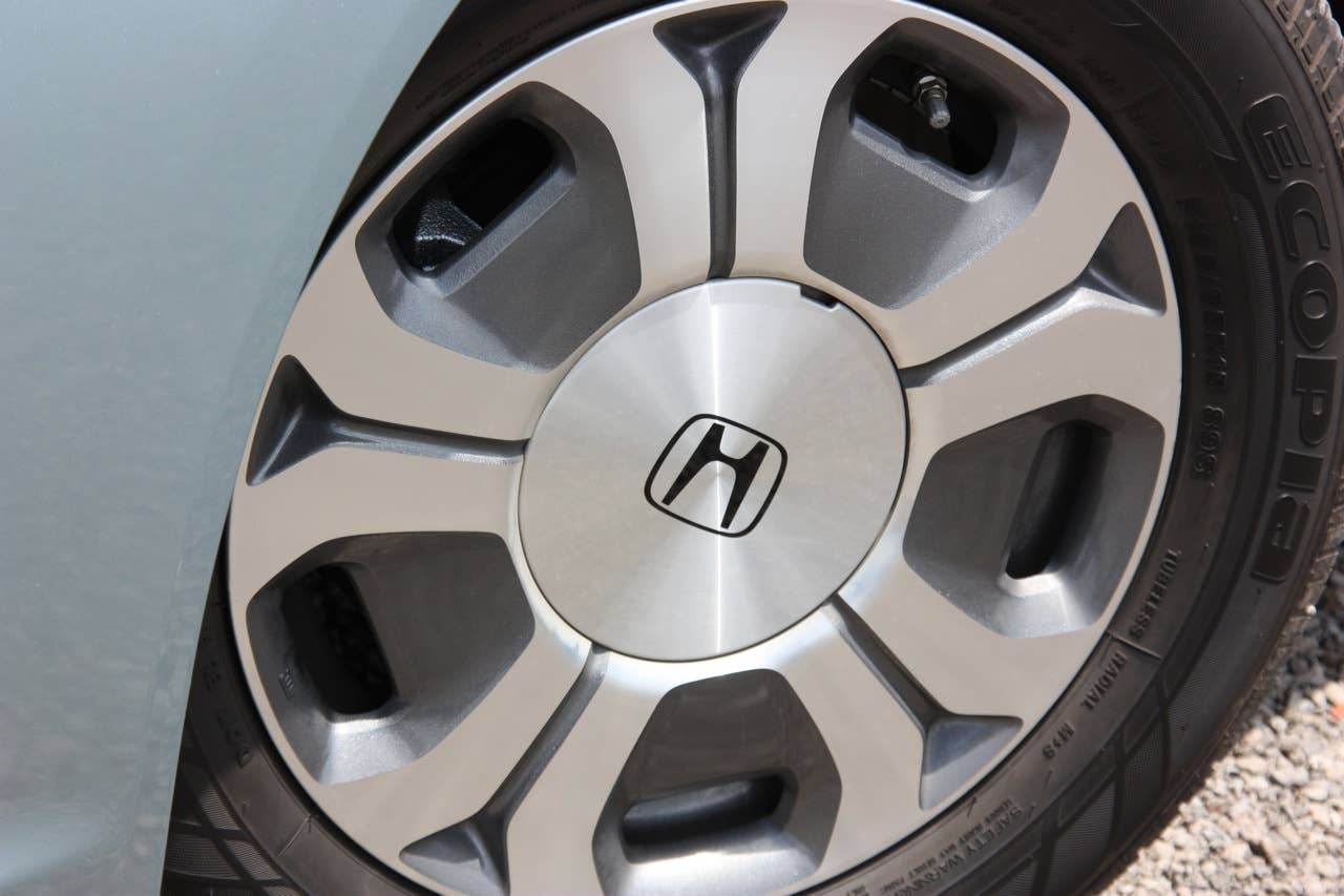 2012 Honda Civic Hybrid wheel