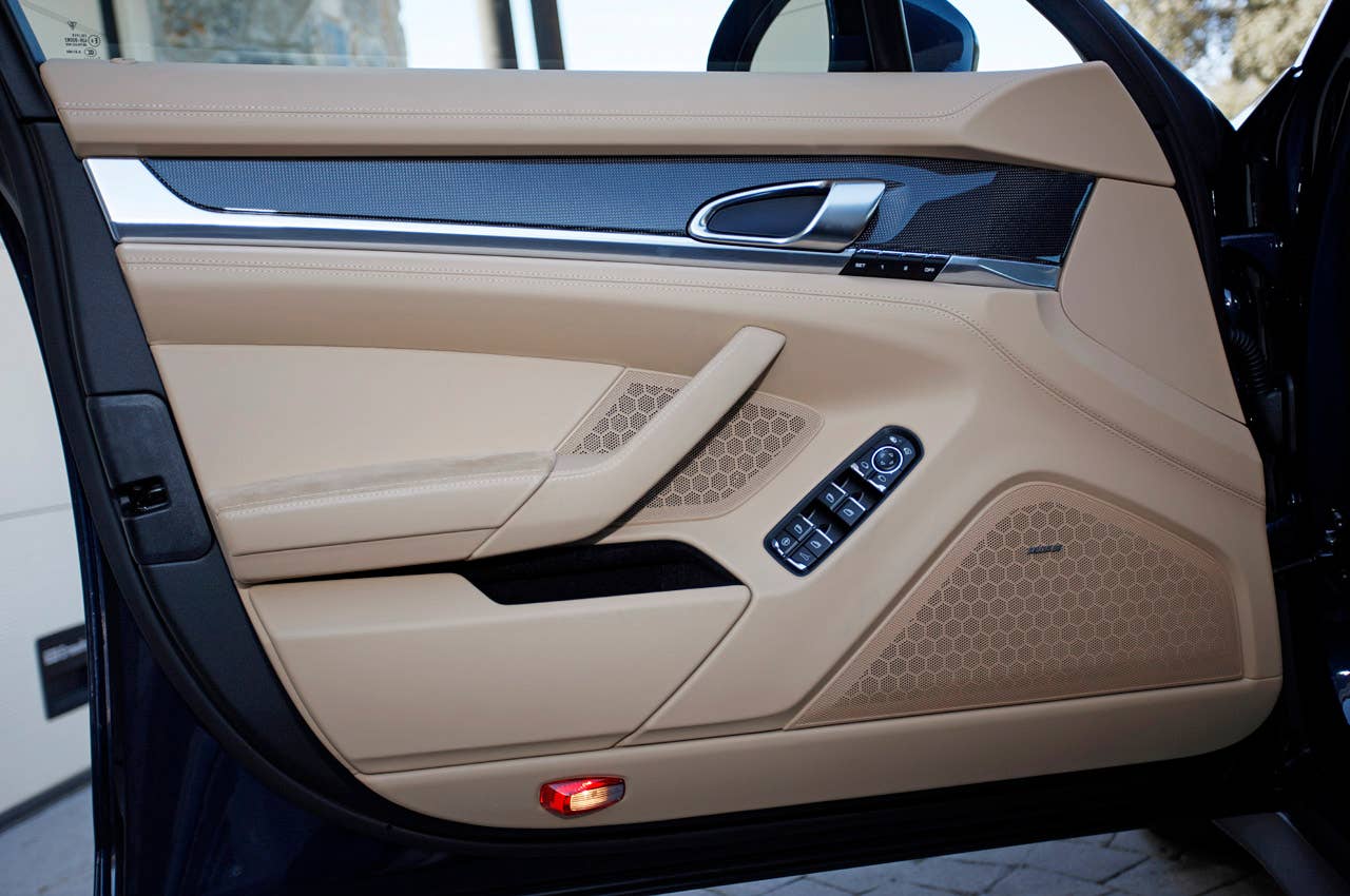 2013 Porsche Panamera GTS door