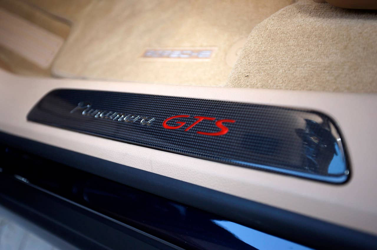 2013 Porsche Panamera GTS sill plate