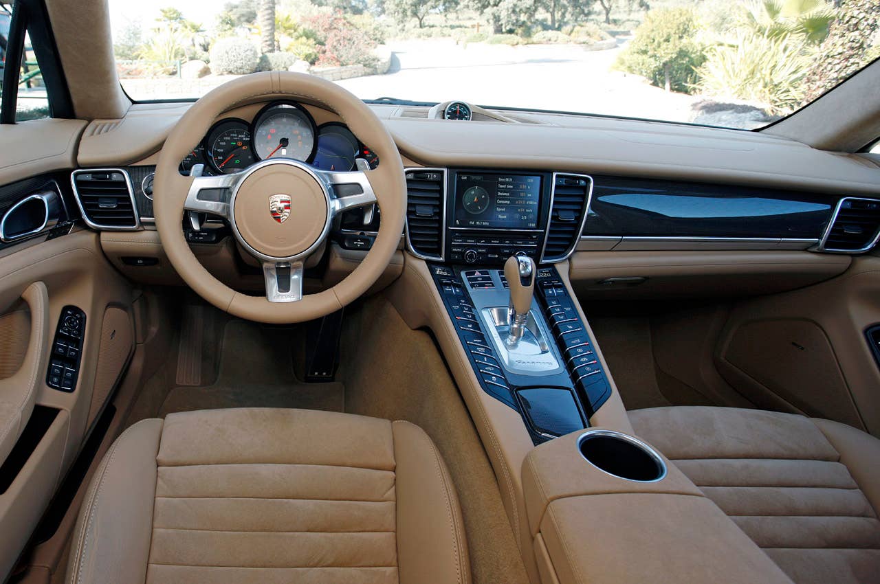 2013 Porsche Panamera GTS interior