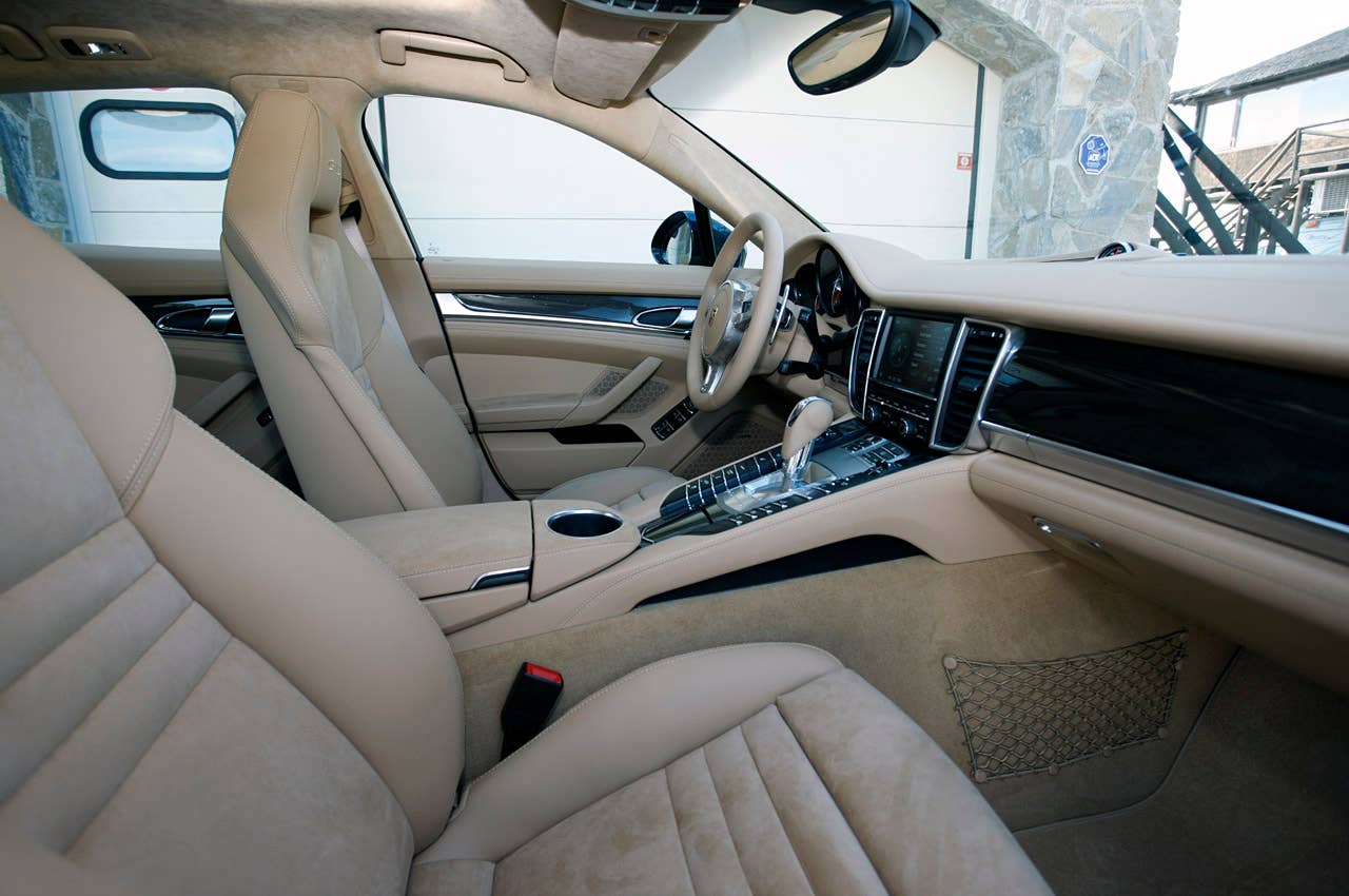 2013 Porsche Panamera GTS interior