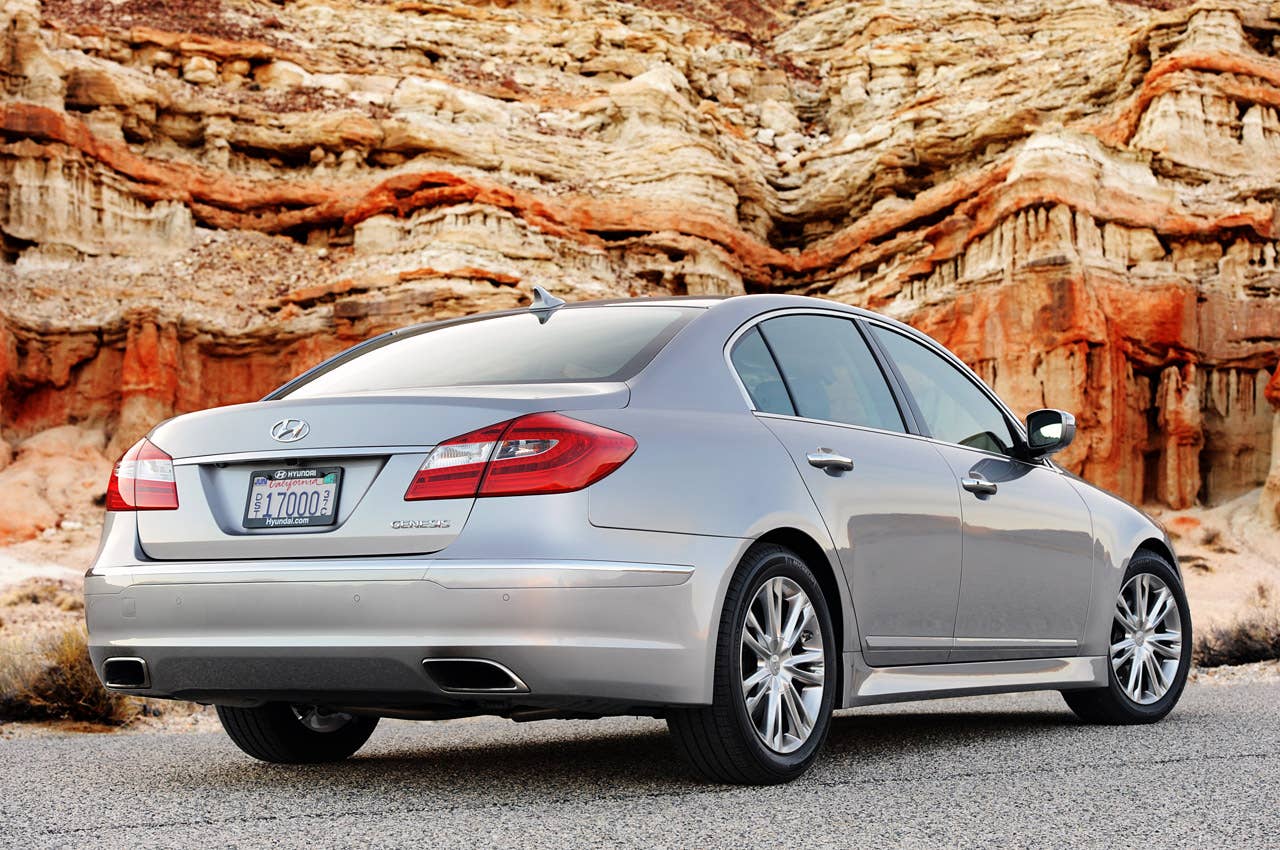 2012 Hyundai Genesis rear 3/4 view