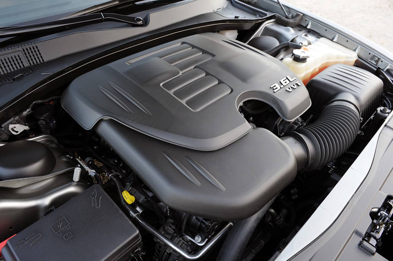 2012 Chrysler 300 S engine